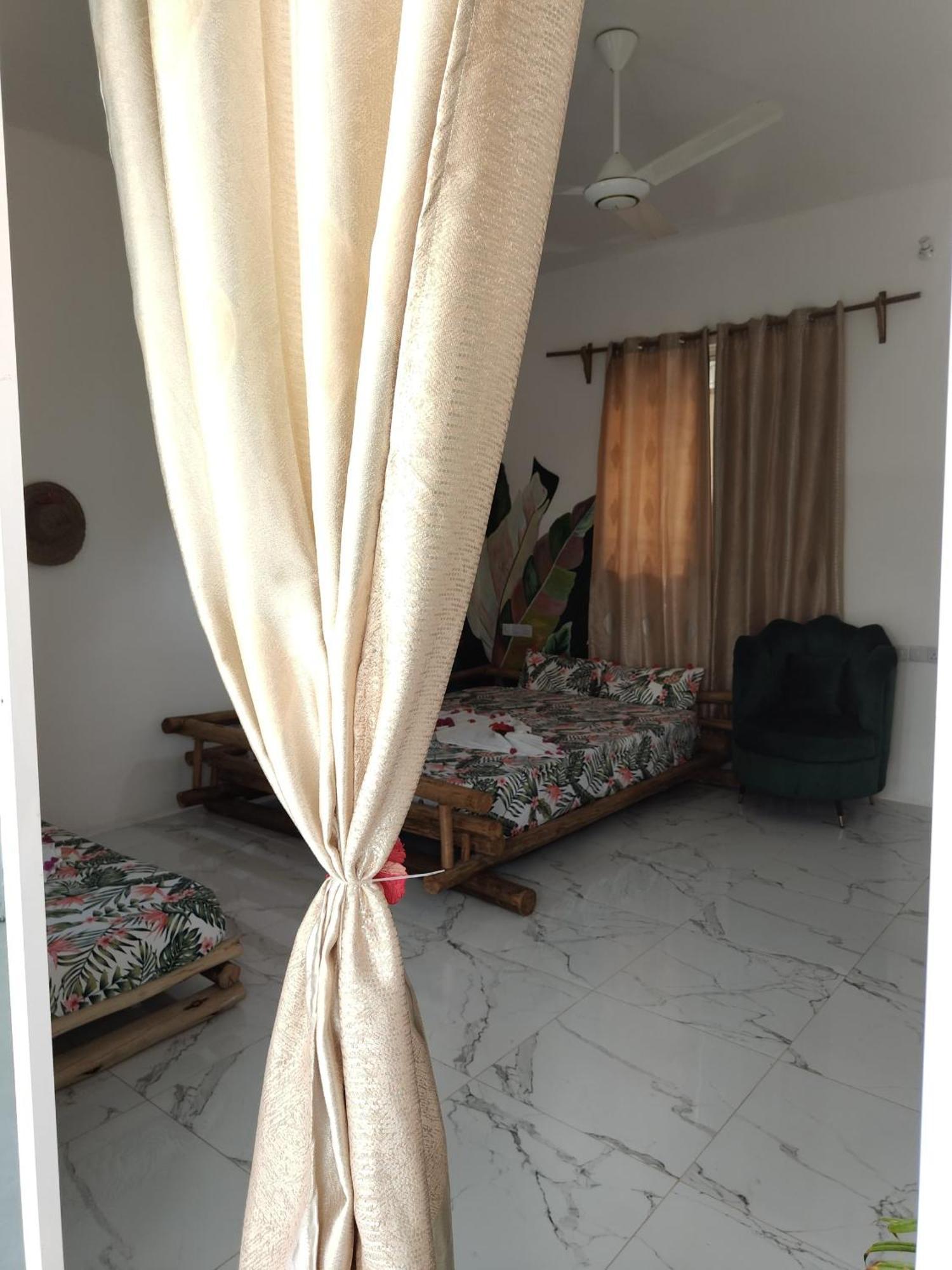 Pole Pole House Hotel Нунгви Екстериор снимка