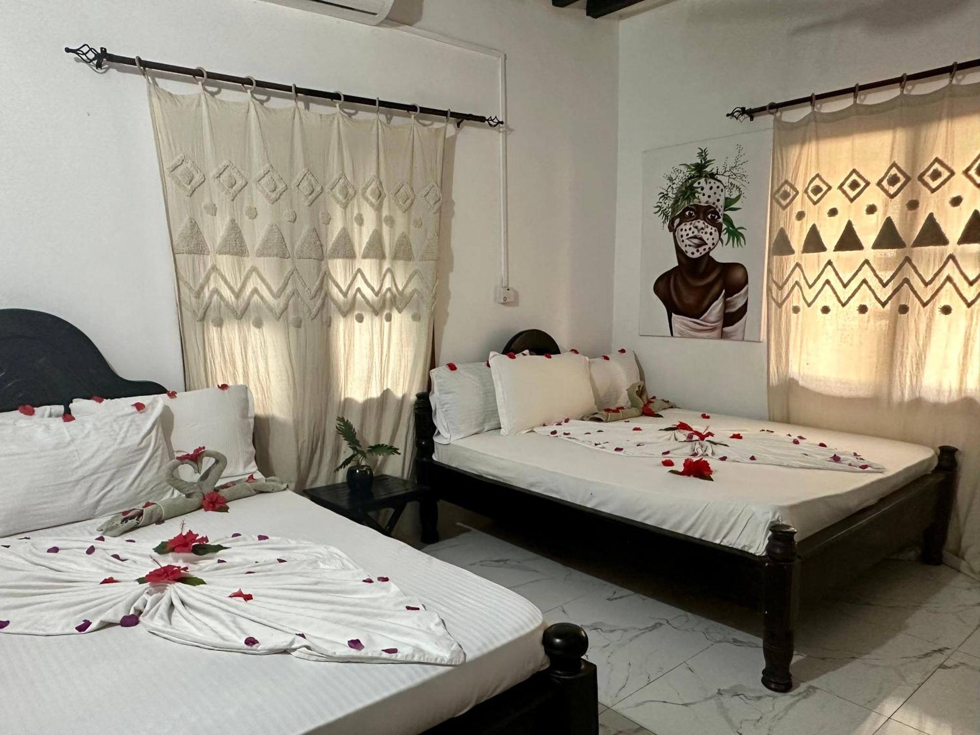 Pole Pole House Hotel Нунгви Екстериор снимка